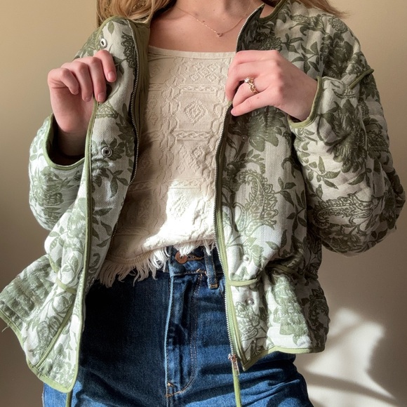 Floral Green Quilted Jacket - Picture 2 of 12